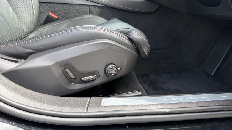 Volvo S90 2.0 T8 RC PHEV [455] Ultimate Dark 4dr AWD Auto Saloon